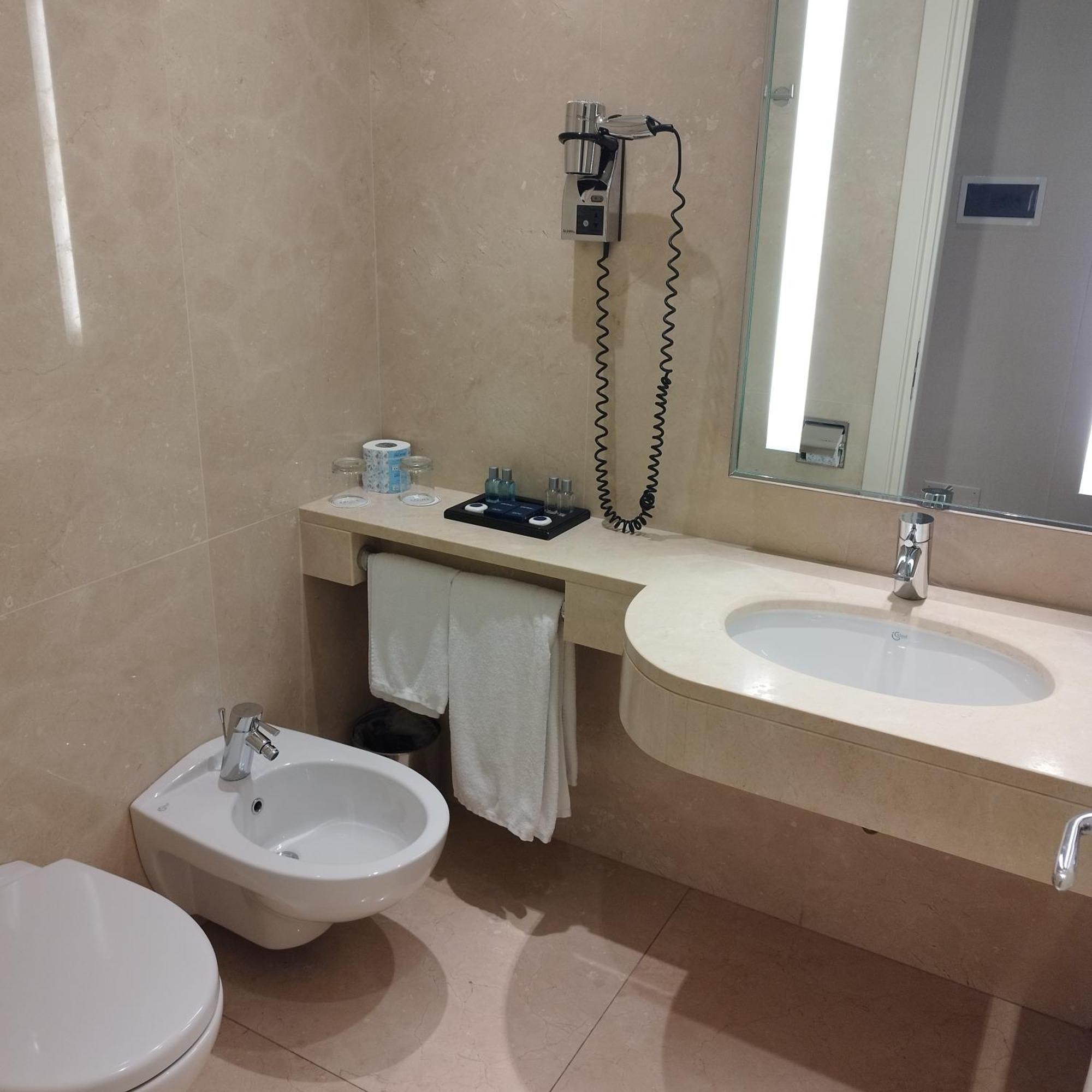 Ergife Palace Hotel Рим Экстерьер фото
