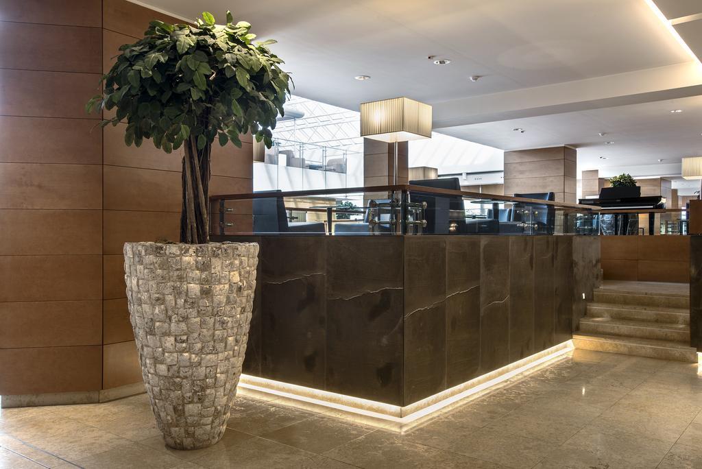 Ergife Palace Hotel Рим Экстерьер фото