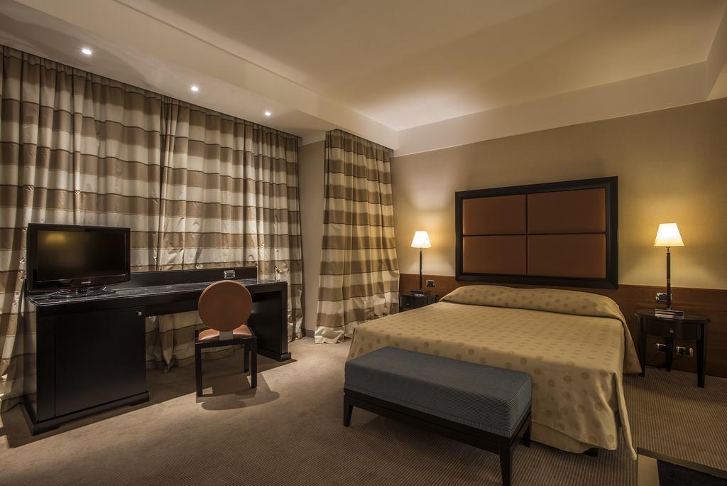 Ergife Palace Hotel Рим Экстерьер фото