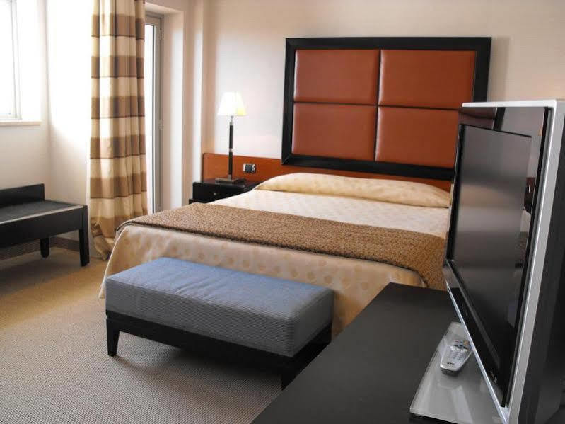 Ergife Palace Hotel Рим Экстерьер фото
